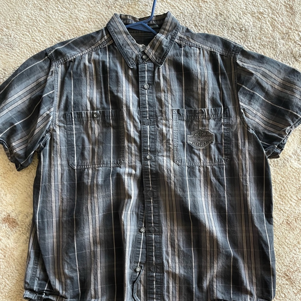 Mens Harley Davidson button up shirt size XL
